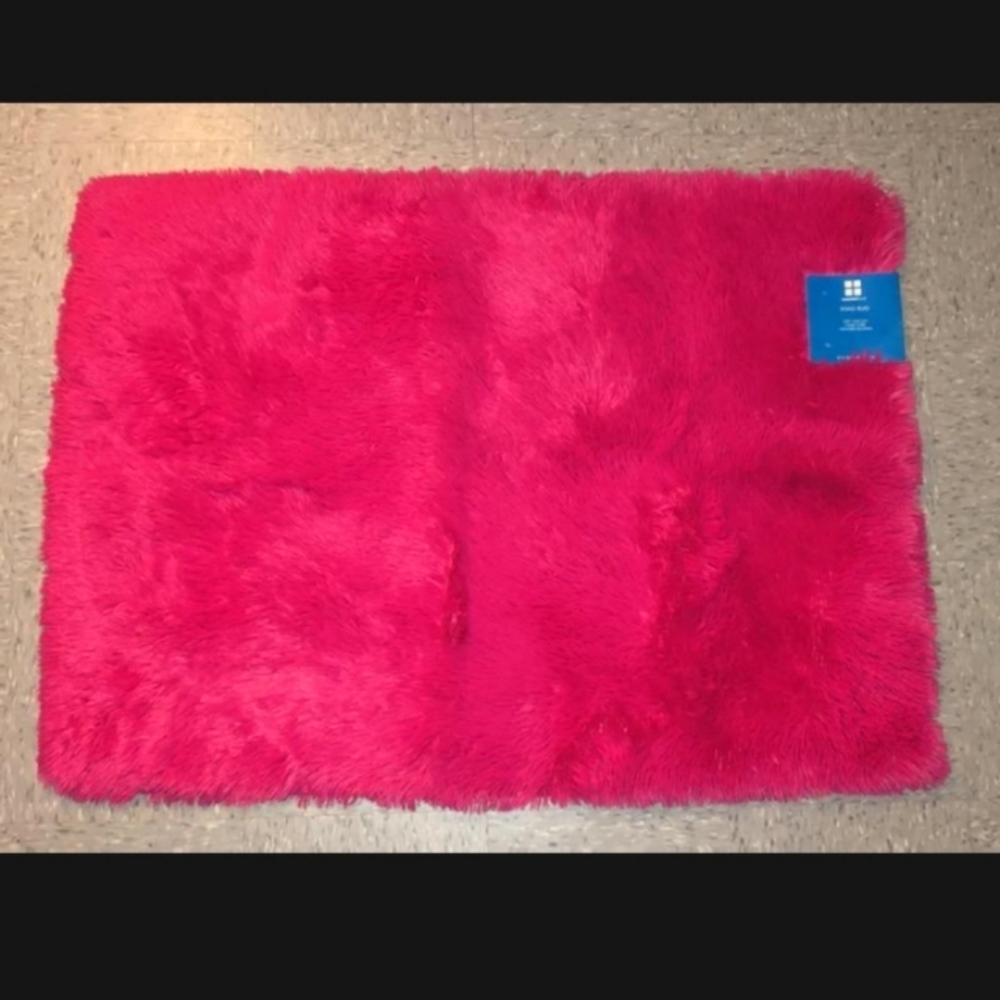 Shag Rug 31.5x44in, Bright Pink